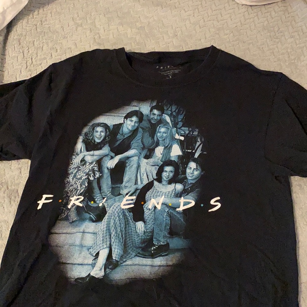 f.r.i.e.n.d.s graphic shirt